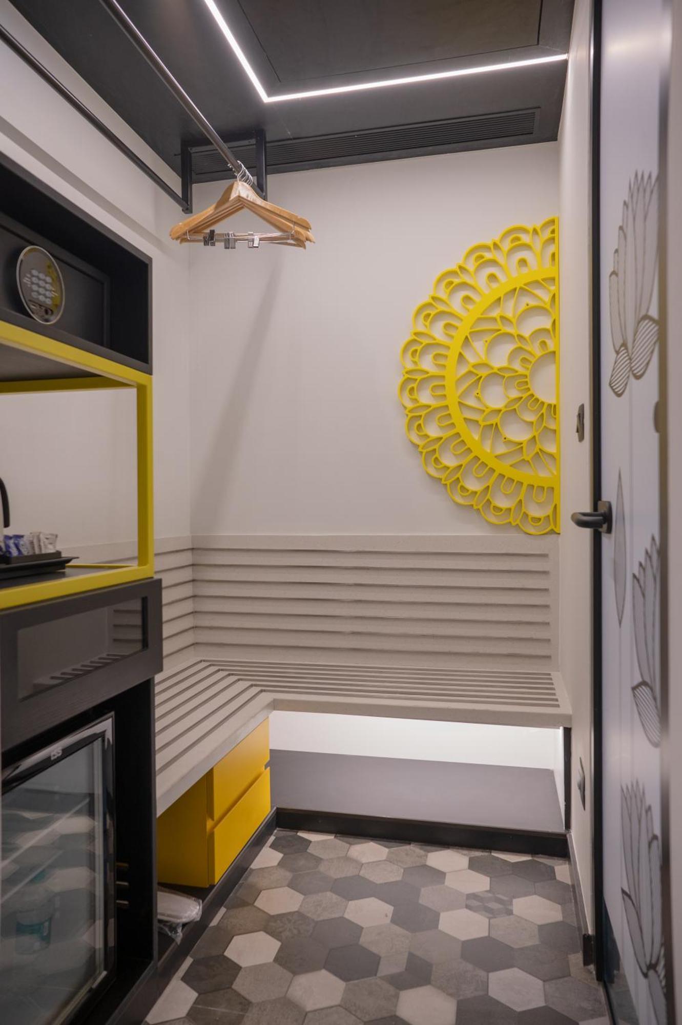 Zibe Luxe Kakinada By Grt Hotels Exterior foto